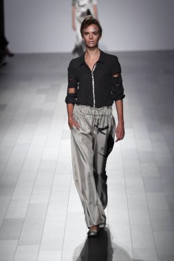 Francesca Liberatore defile 