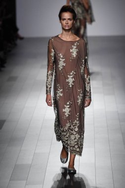 Francesca Liberatore defile 