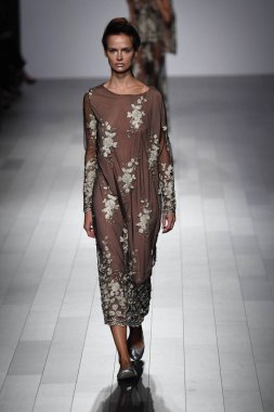 Francesca Liberatore defile 