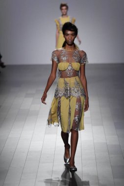 Francesca Liberatore defile 