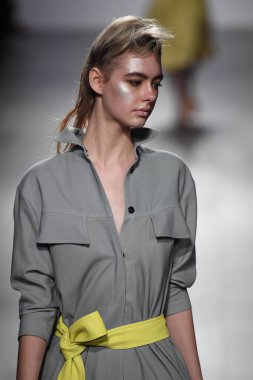 Francesca Liberatore defile 