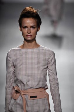 Francesca Liberatore defile 