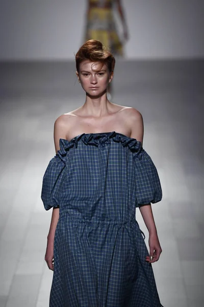 Francesca Liberatore fashion show — Stock Photo, Image
