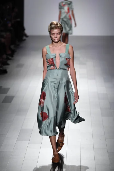 Francesca Liberatore pokaz mody — Zdjęcie stockowe