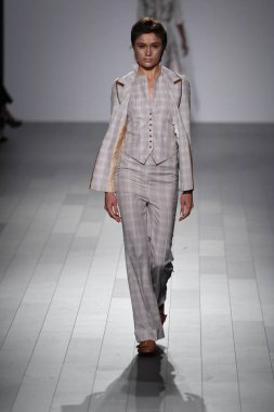 Francesca Liberatore defile 