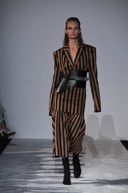  Naersi defile 