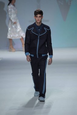 Malan Breton Ss18 defile