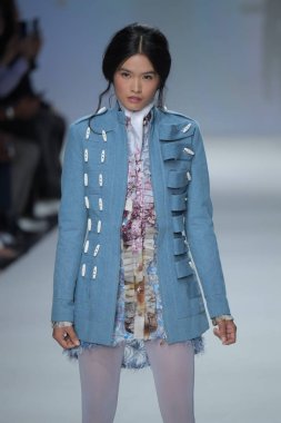 Malan Breton Ss18 defile