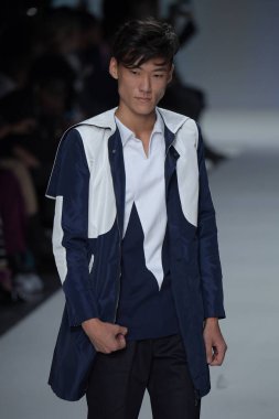 Malan Breton Ss18 defile