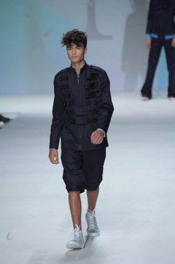 Malan Breton Ss18 defile