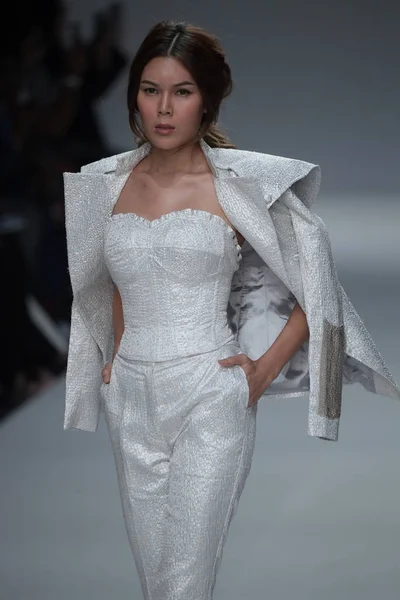 Malan Breton SS18 desfile de moda —  Fotos de Stock