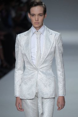 Malan Breton Ss18 defile