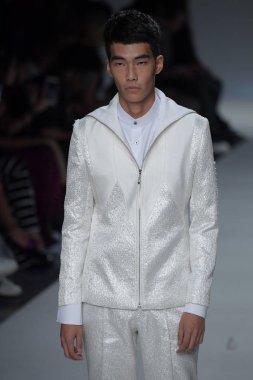 Malan Breton Ss18 defile