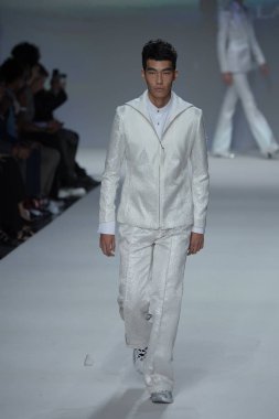 Malan Breton Ss18 defile