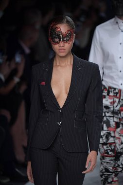  Peyman Umay moda gösterisi