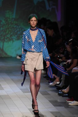 Vivienne Tam moda defilesi