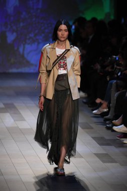 Vivienne Tam moda defilesi