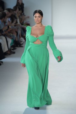  Christian Siriano defile