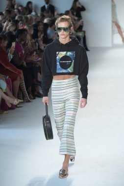  Christian Siriano defile