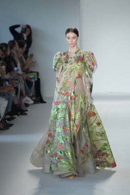  Christian Siriano defile
