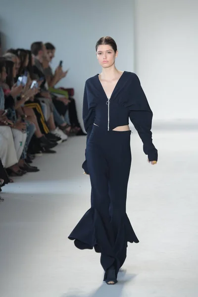 Christian Siriano modeshow — Stockfoto