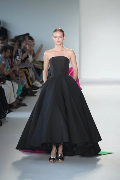 Desfile de moda de Christian Siriano — Foto de Stock