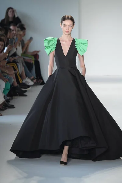 Desfile de moda de Christian Siriano — Foto de Stock