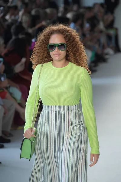  Christian Siriano defile