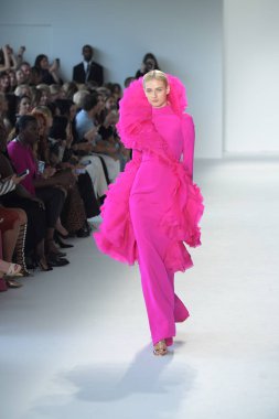  Christian Siriano defile