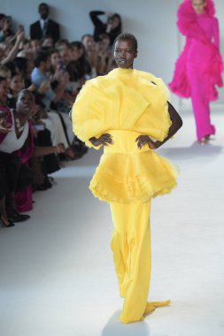  Christian Siriano defile