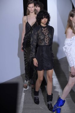 Kendi portresi ilkbahar yaz 2018 