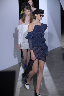 Kendi portresi ilkbahar yaz 2018 