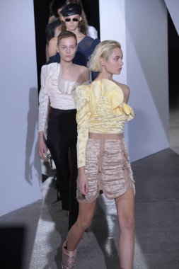 Kendi portresi ilkbahar yaz 2018 