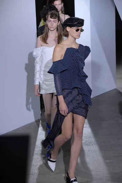 Kendi portresi ilkbahar yaz 2018 