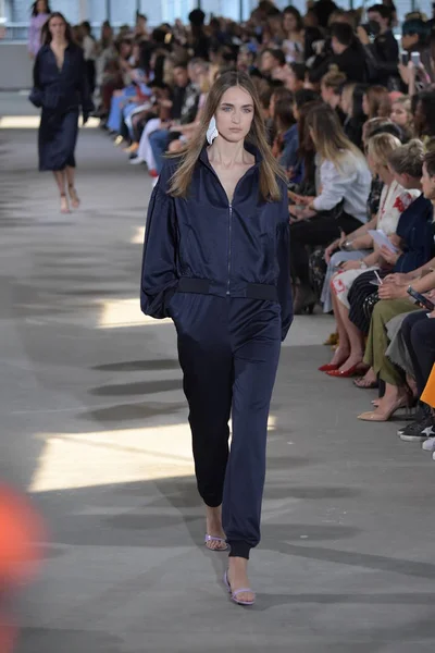 Tibi modeshow — Stockfoto