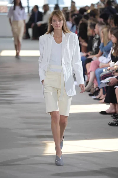 Tibi  fashion show — Stock Photo, Image