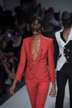  Peyman Umay moda gösterisi