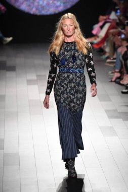  Anna Sui defile 