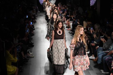  Anna Sui defile