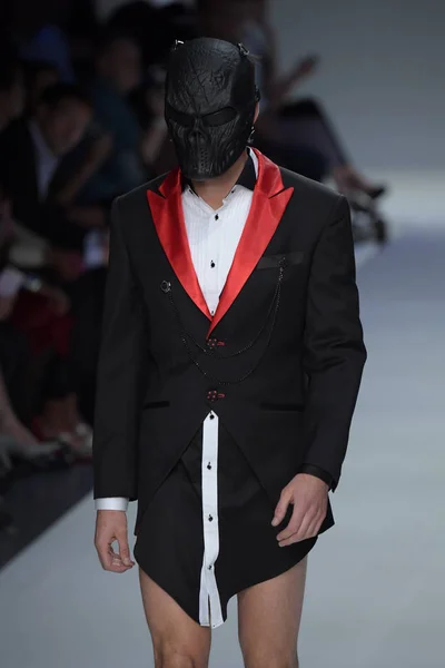 Pokaz mody Peyman Umay — Zdjęcie stockowe