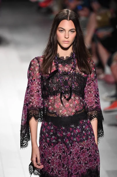 Anna Sui defile 