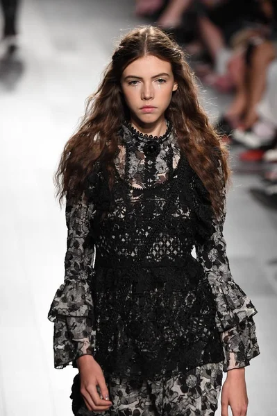 Anna Sui desfile de moda — Foto de Stock