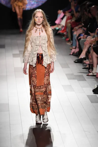 Anna Sui desfile de moda — Foto de Stock