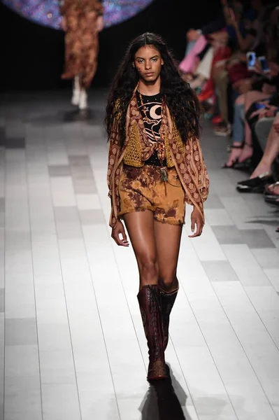 Anna Sui defile — Stok fotoğraf