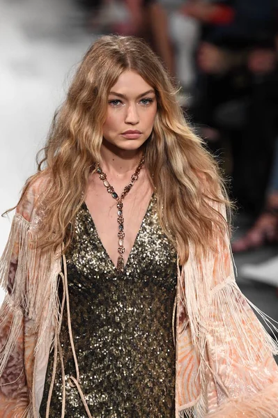 Anna Sui defile 