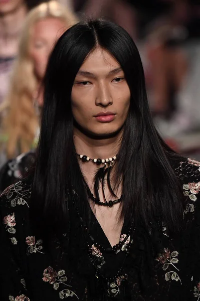 Pokaz mody Anna Sui — Zdjęcie stockowe