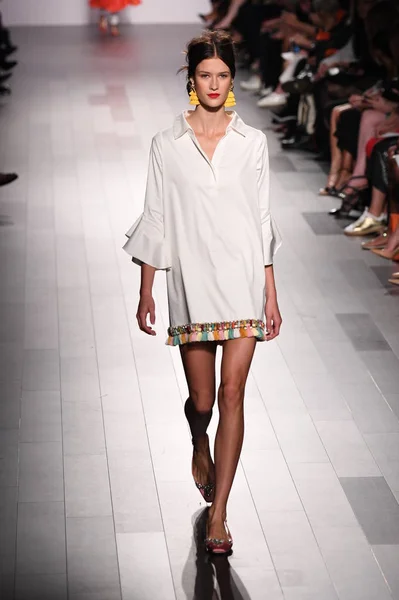 Badgley Mischka modeshow — Stockfoto