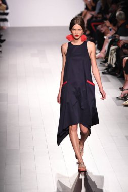 Badgley Mischka moda defilesi