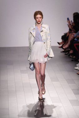 Badgley Mischka moda defilesi