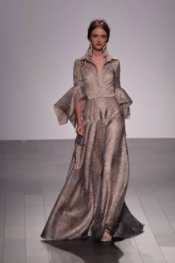 Badgley Mischka moda defilesi